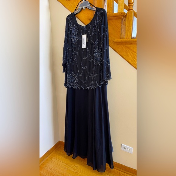 J Kara Dresses & Skirts - Women’s Formal Dress Plus Sz 22W Black J KARA 3/4 Sleeves Edge Bodice Mock Flare